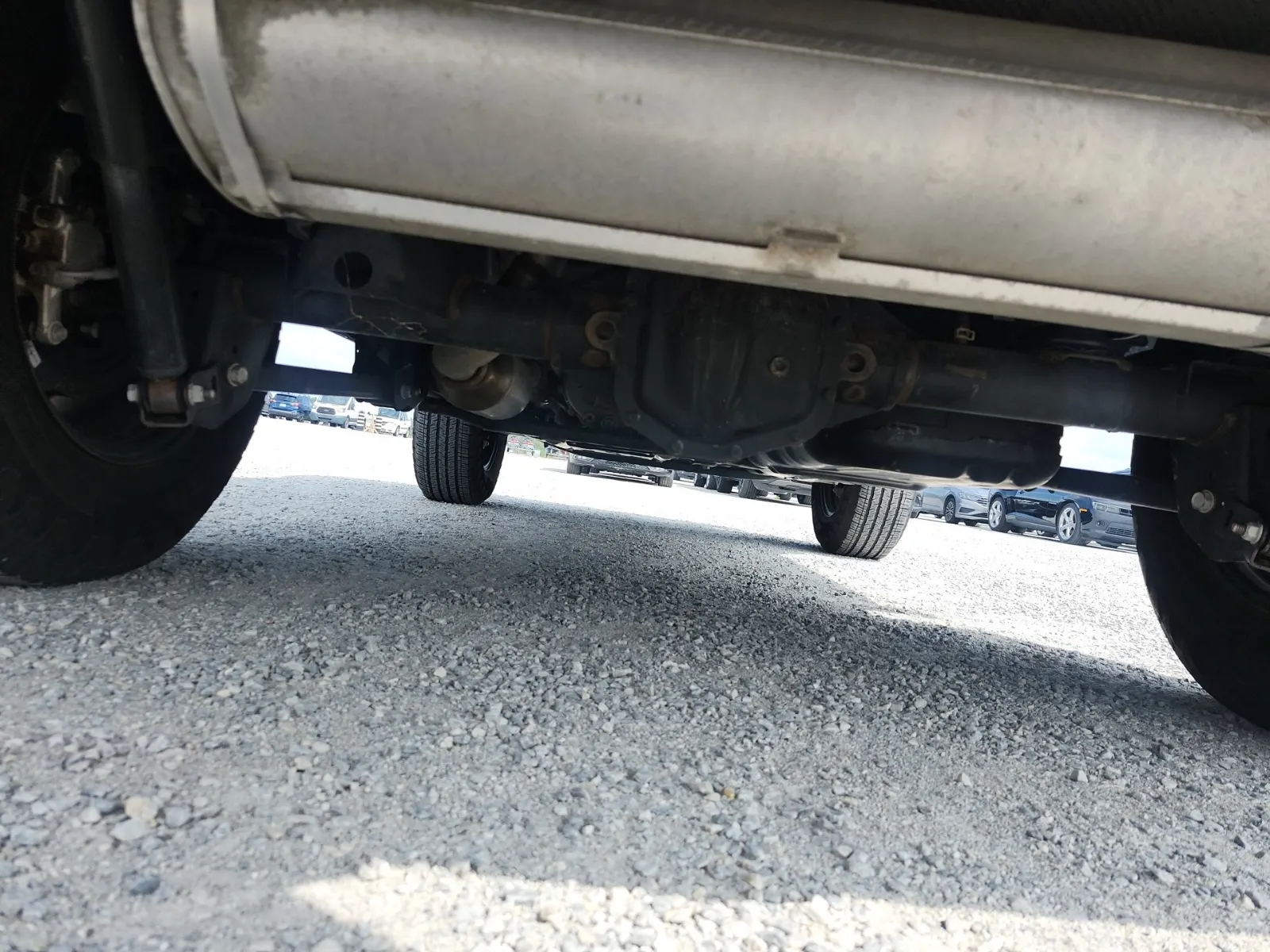 Undercarriage - Rear Photo