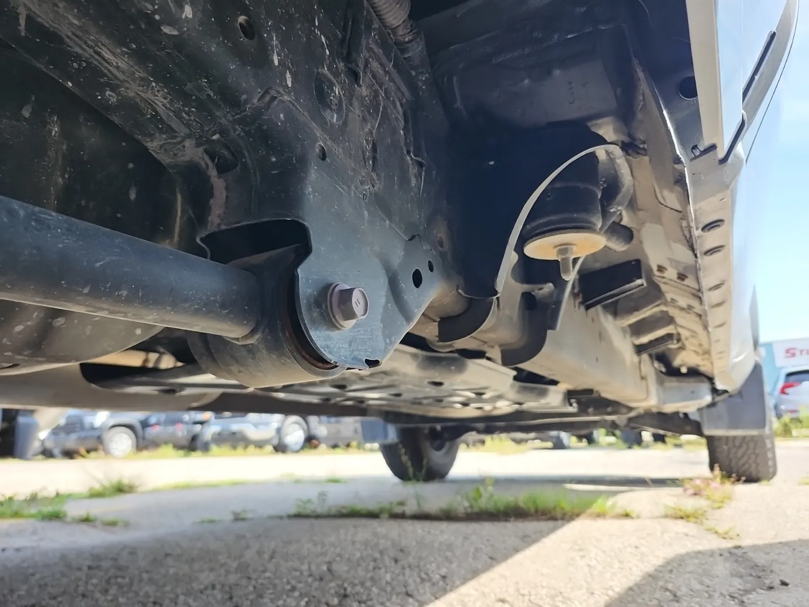 Undercarriage - Passenger Photo