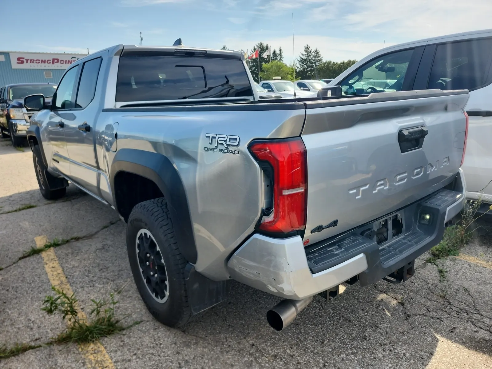 Driver Rear 3/4 Photo