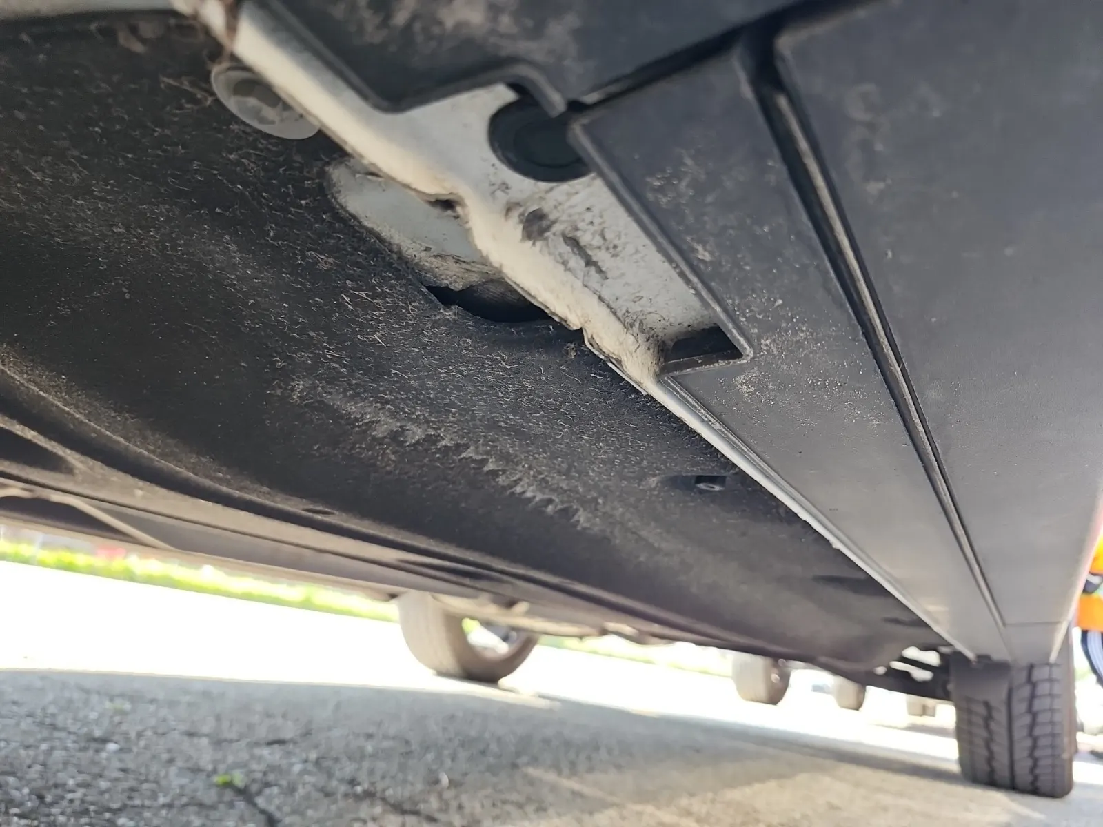 Undercarriage - Driver Photo