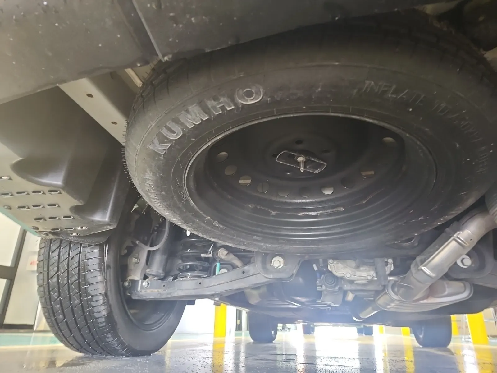 Spare Tire & Wheel Photo