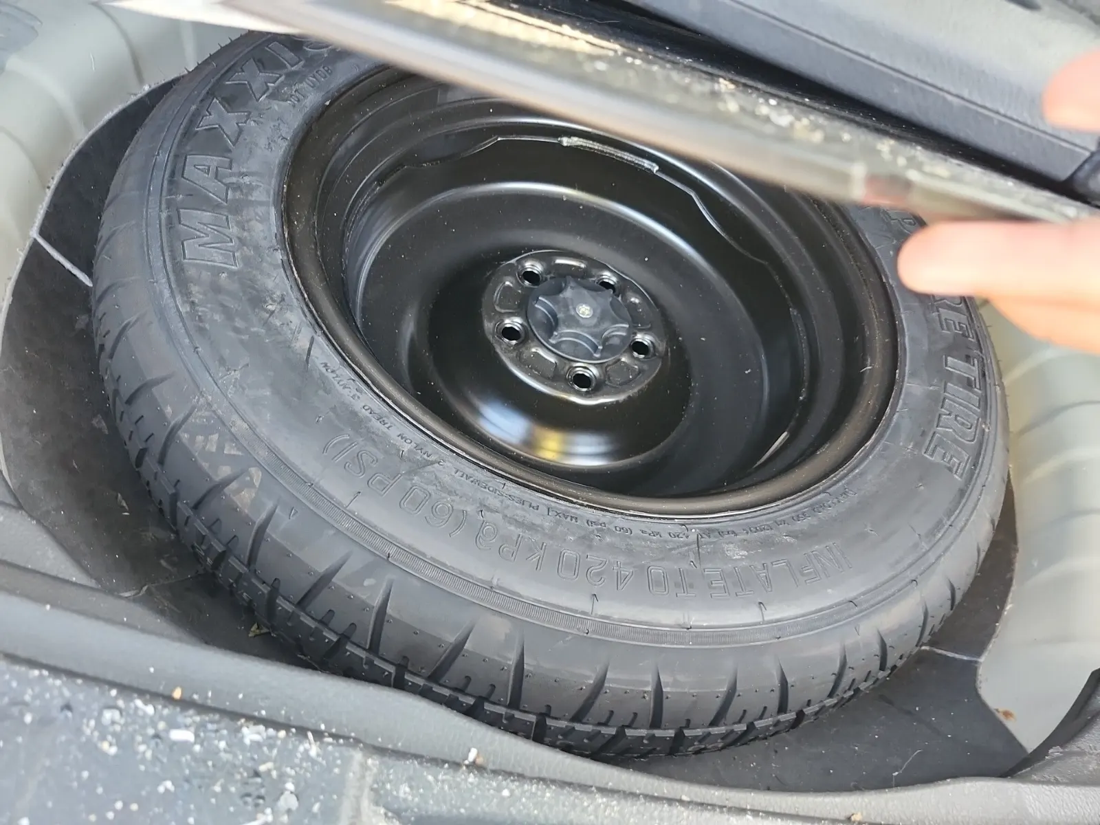 Spare Tire & Wheel Photo
