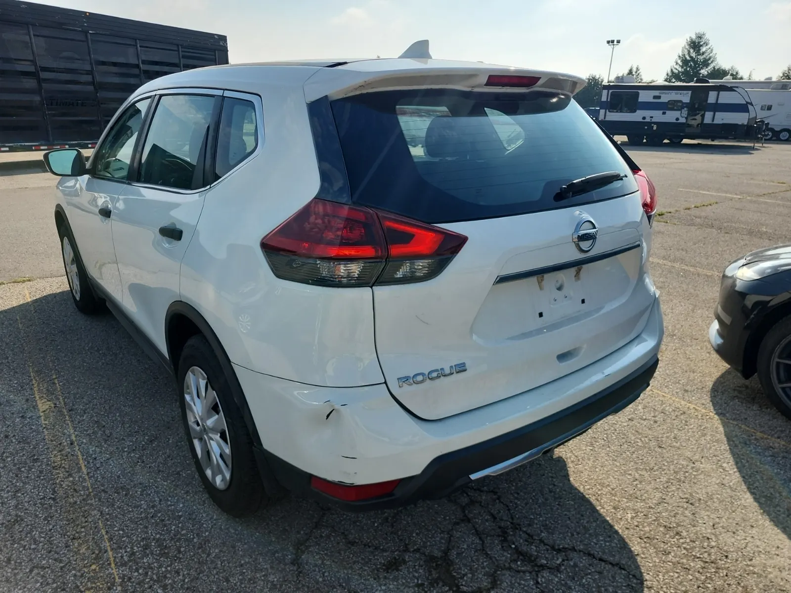 Driver Rear 3/4 Photo