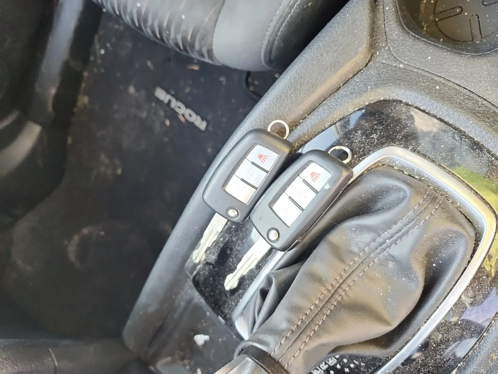 Keys/Fobs/Manual Photo