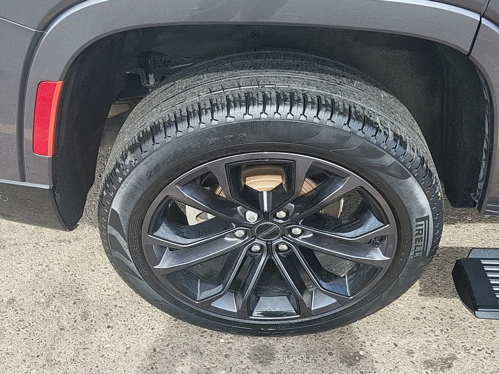 Right Rear Wheel/Tire Photo