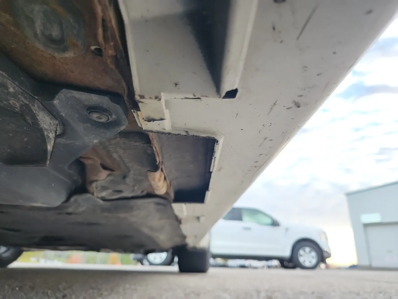 Undercarriage - Passenger Photo