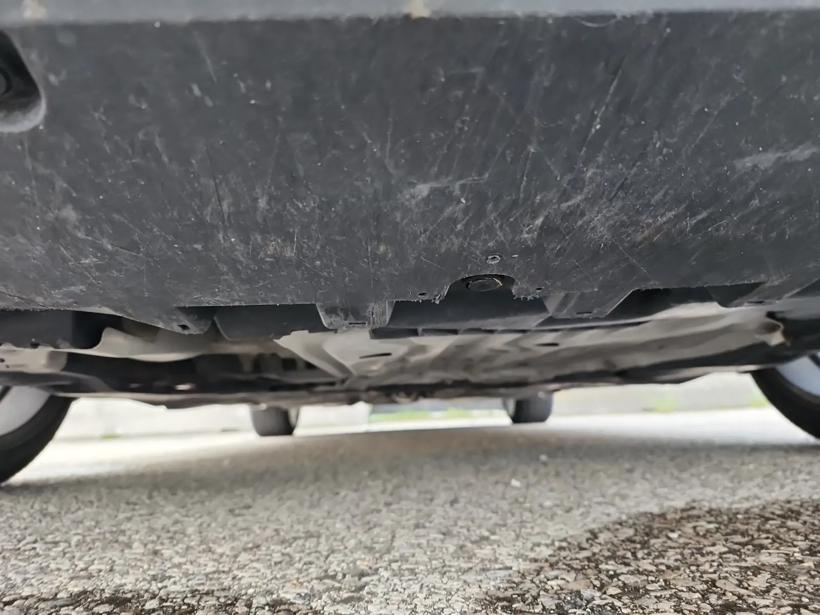 Undercarriage - Front Photo