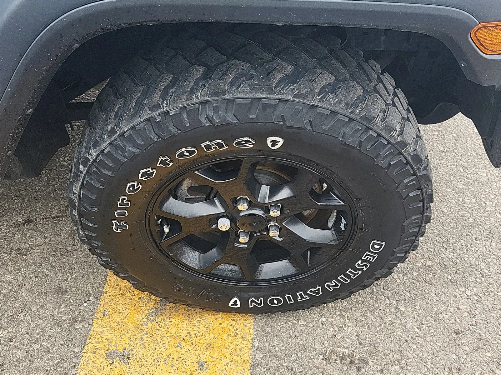 Right Front Wheel/Tire Photo