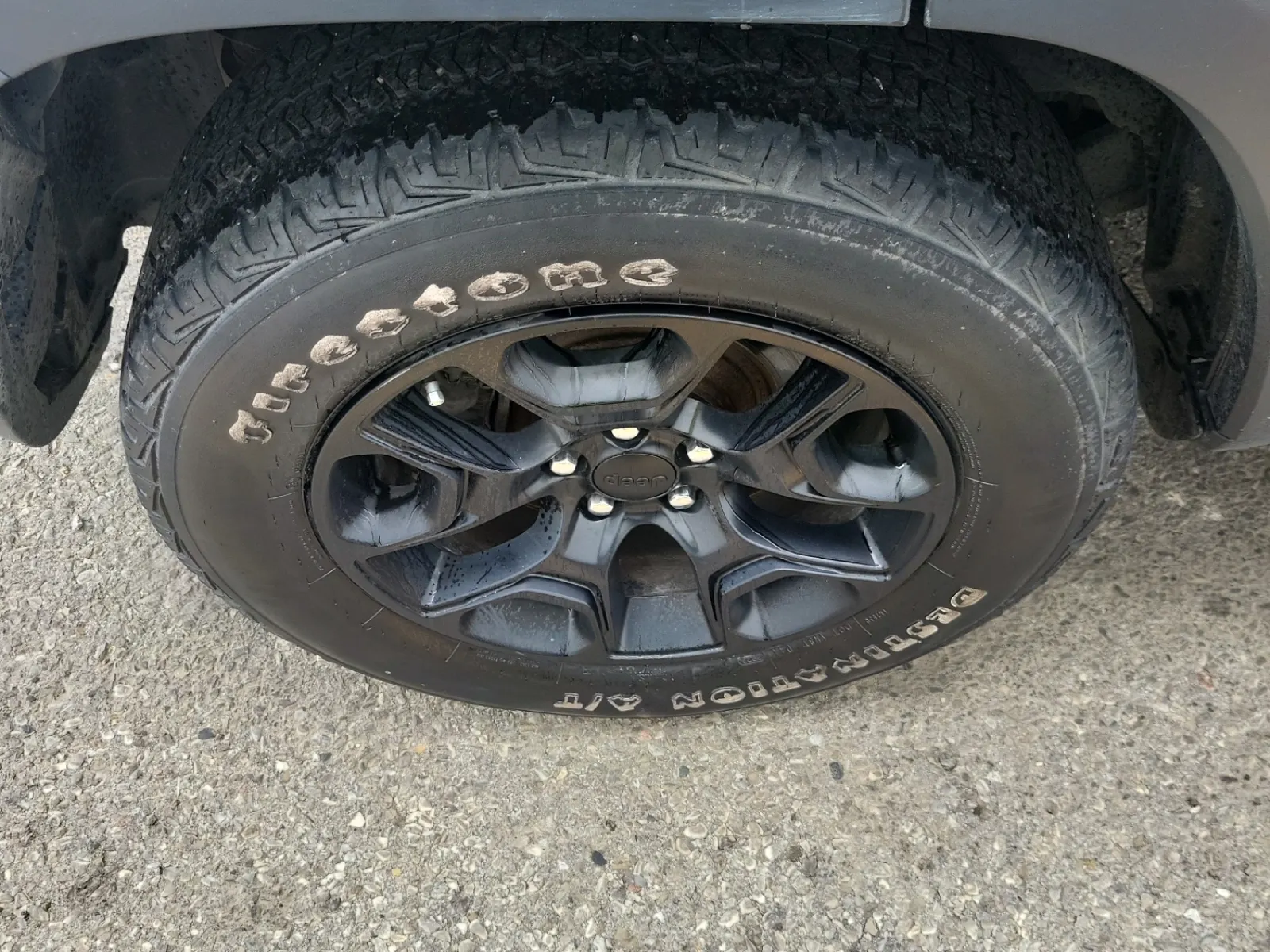 Right Rear Wheel/Tire Photo