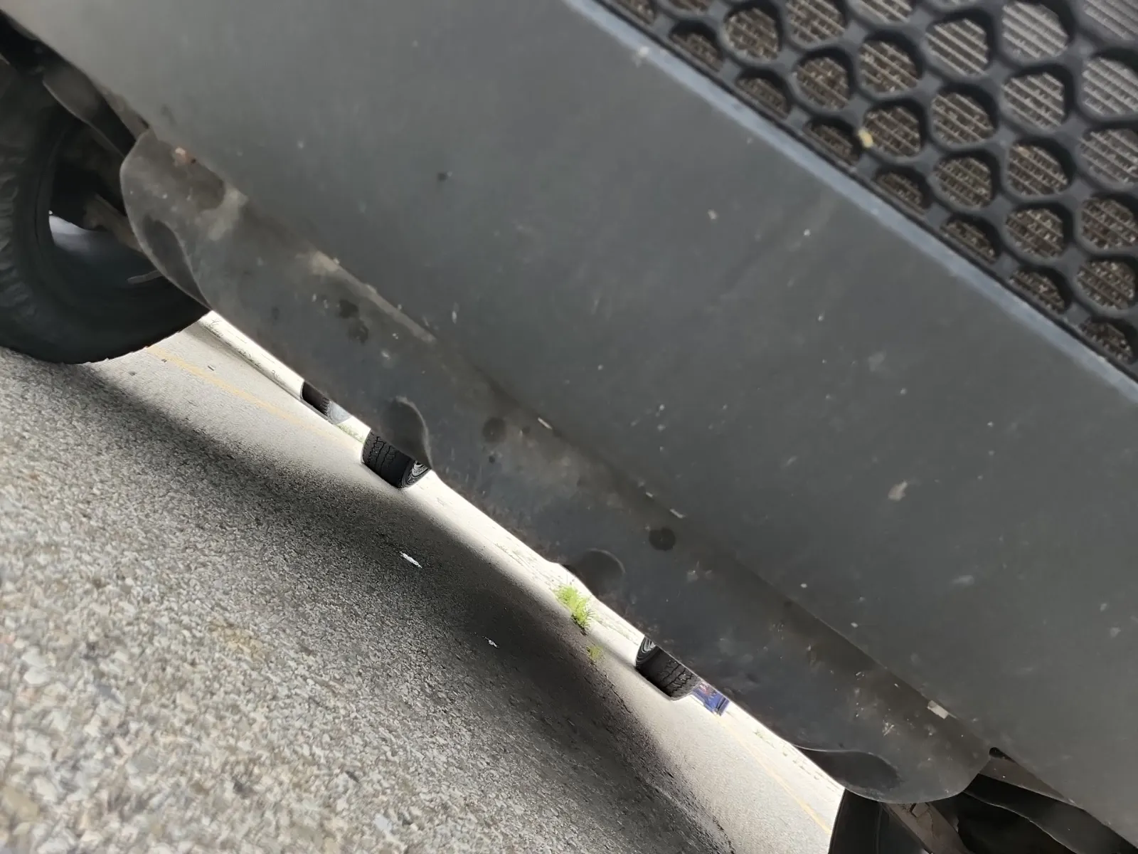 Undercarriage - Front Photo