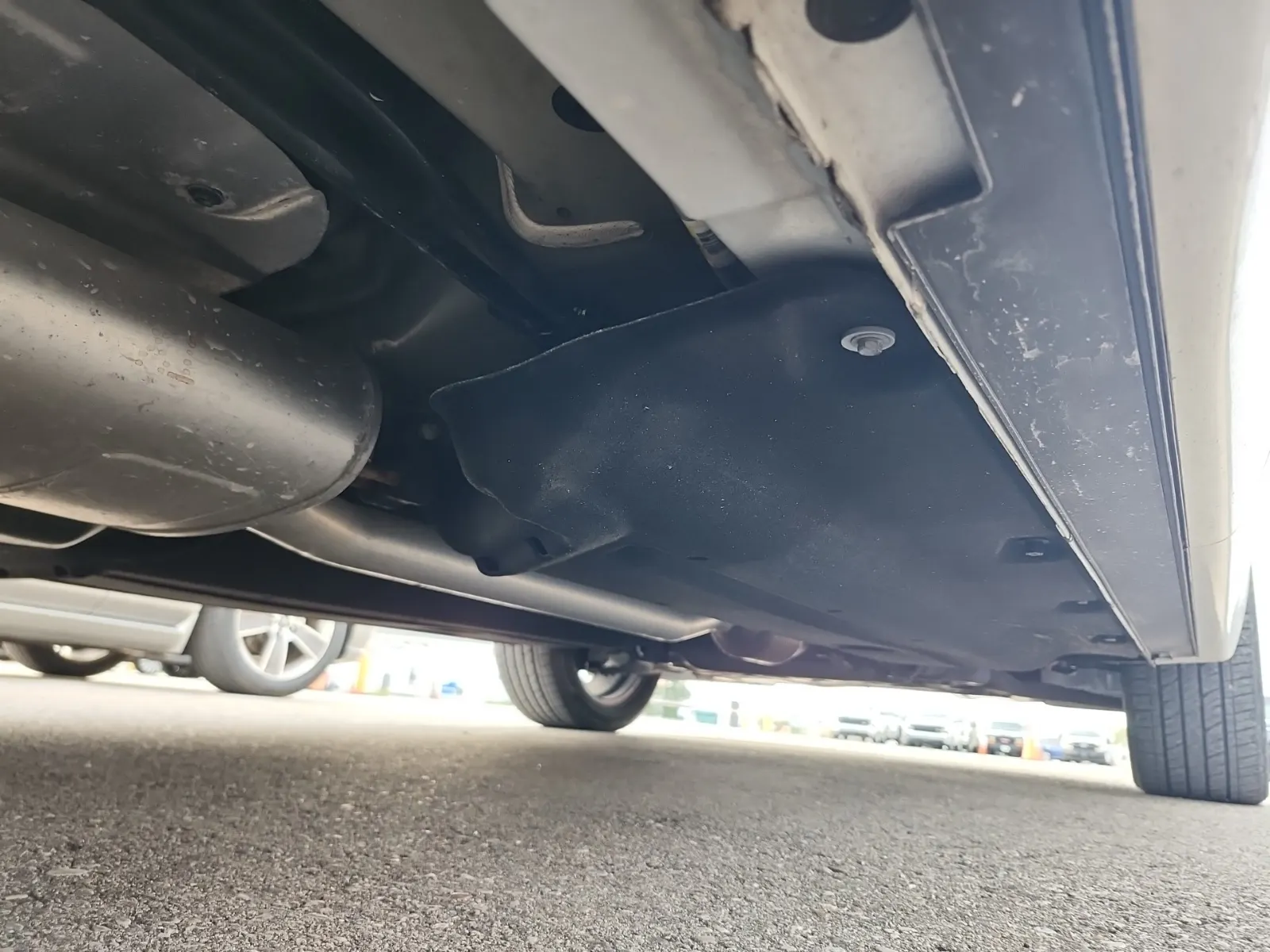 Undercarriage - Passenger Photo