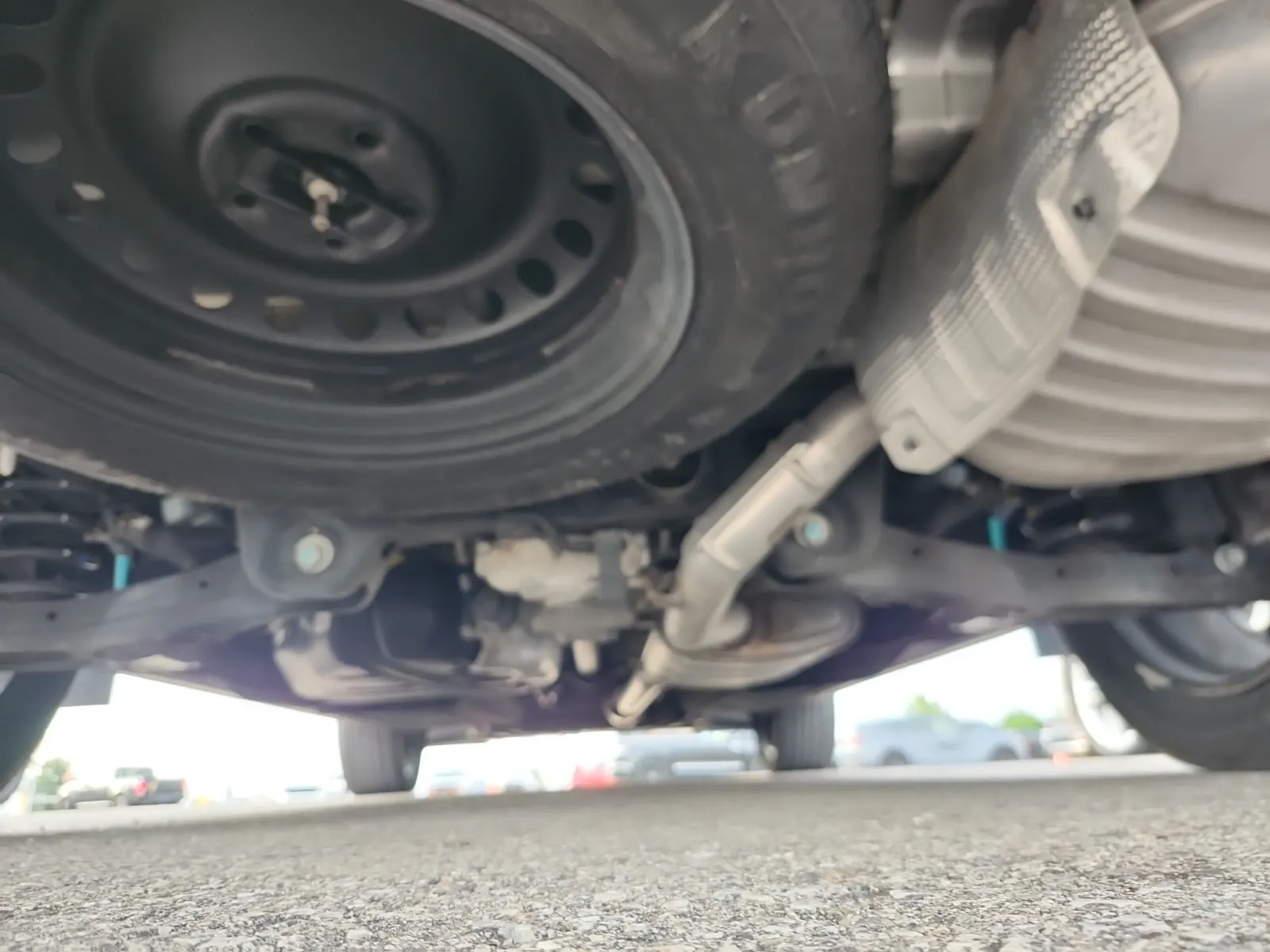 Undercarriage - Rear Photo