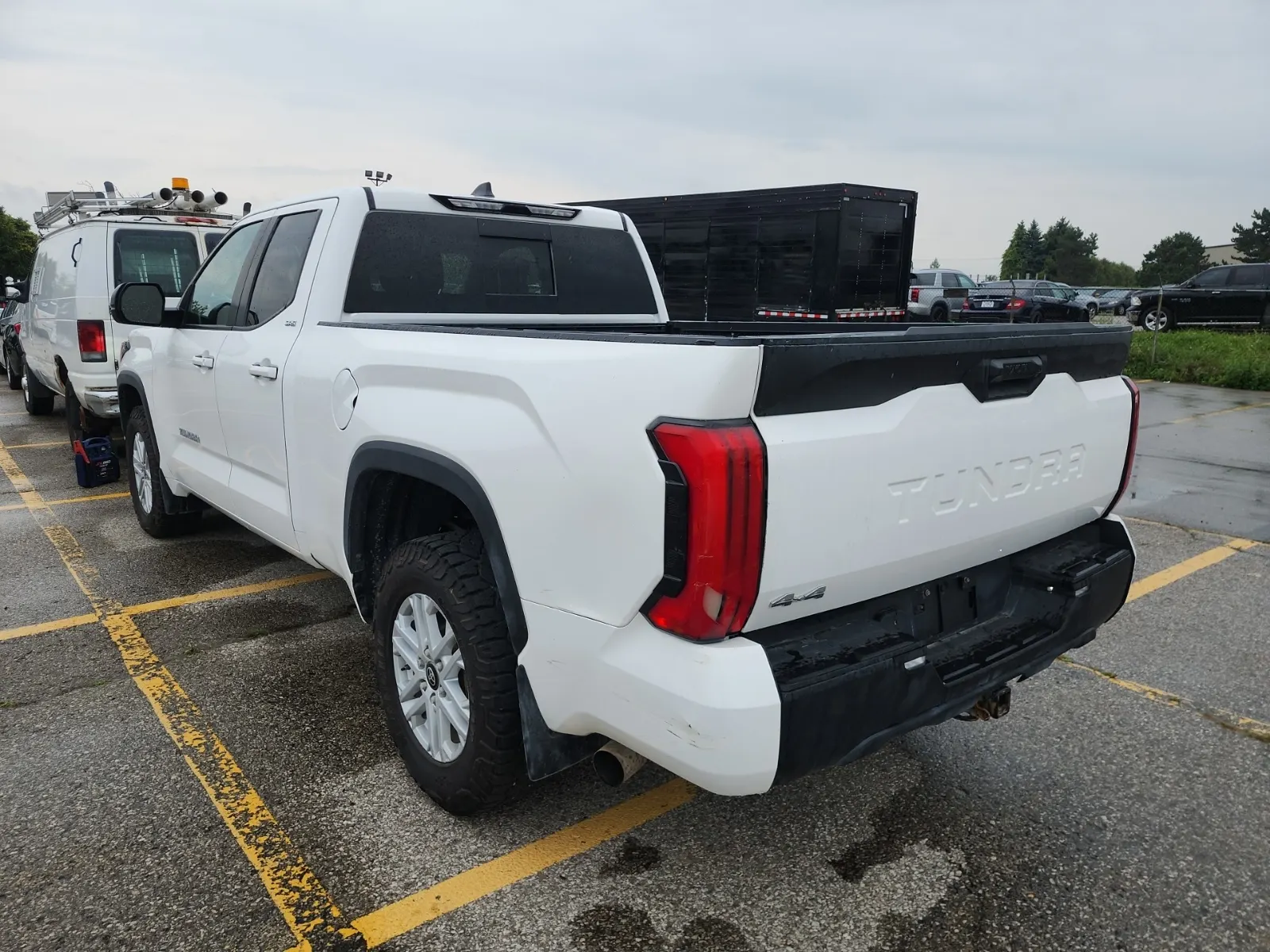 Driver Rear 3/4 Photo