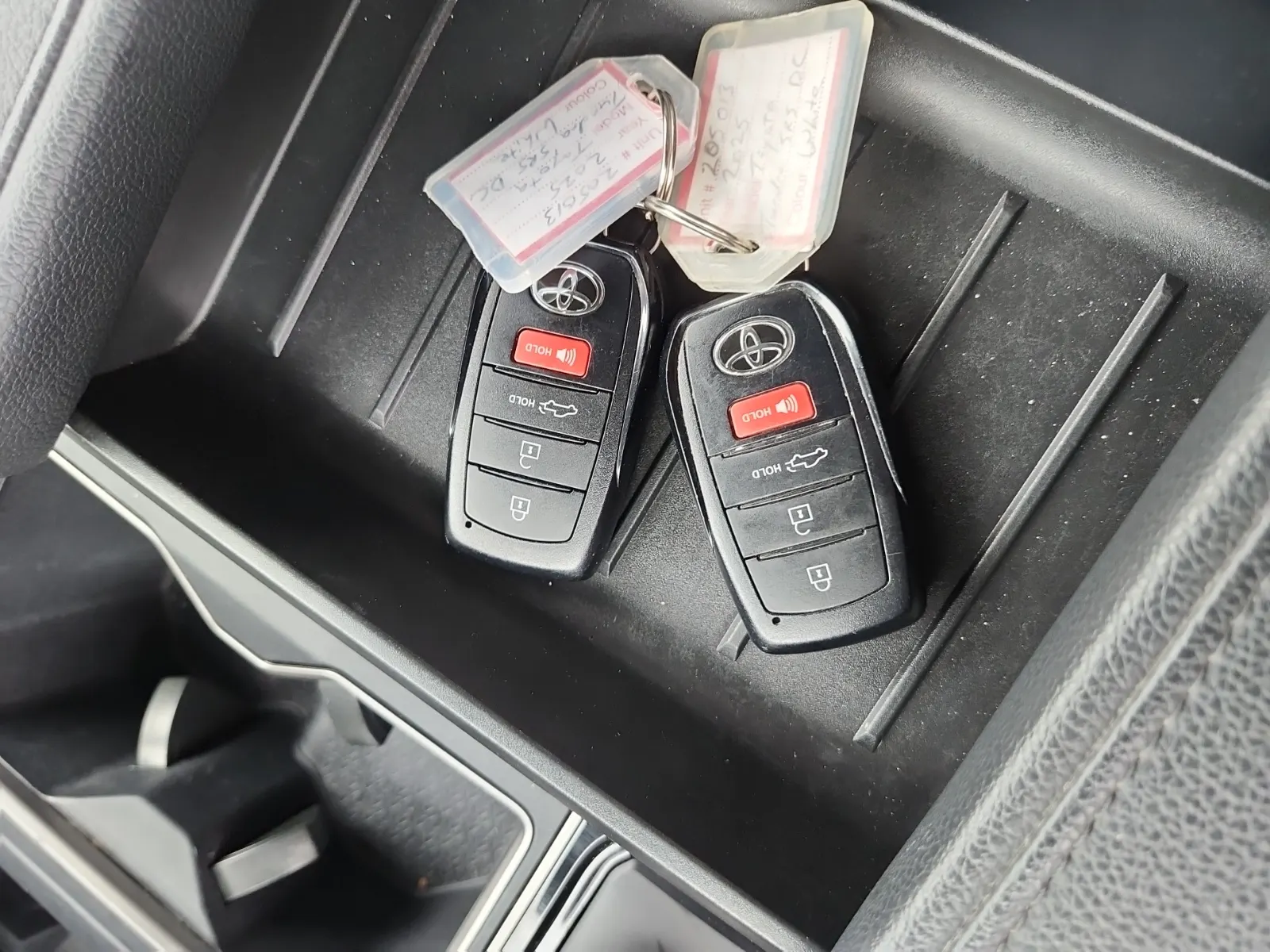 Keys/Fobs/Manual Photo