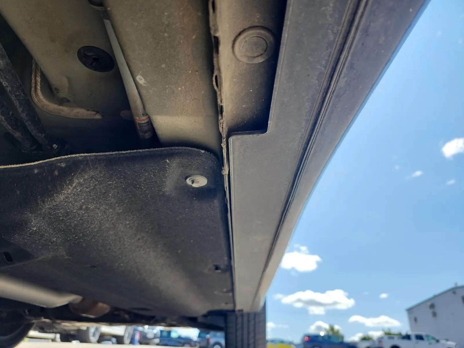 Undercarriage - Passenger Photo