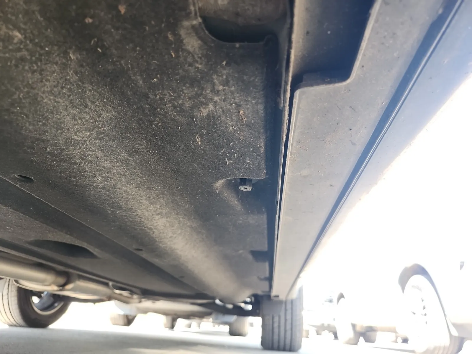 Undercarriage - Driver Photo