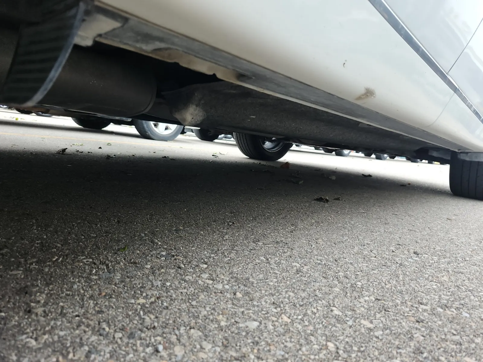 Undercarriage - Passenger Photo