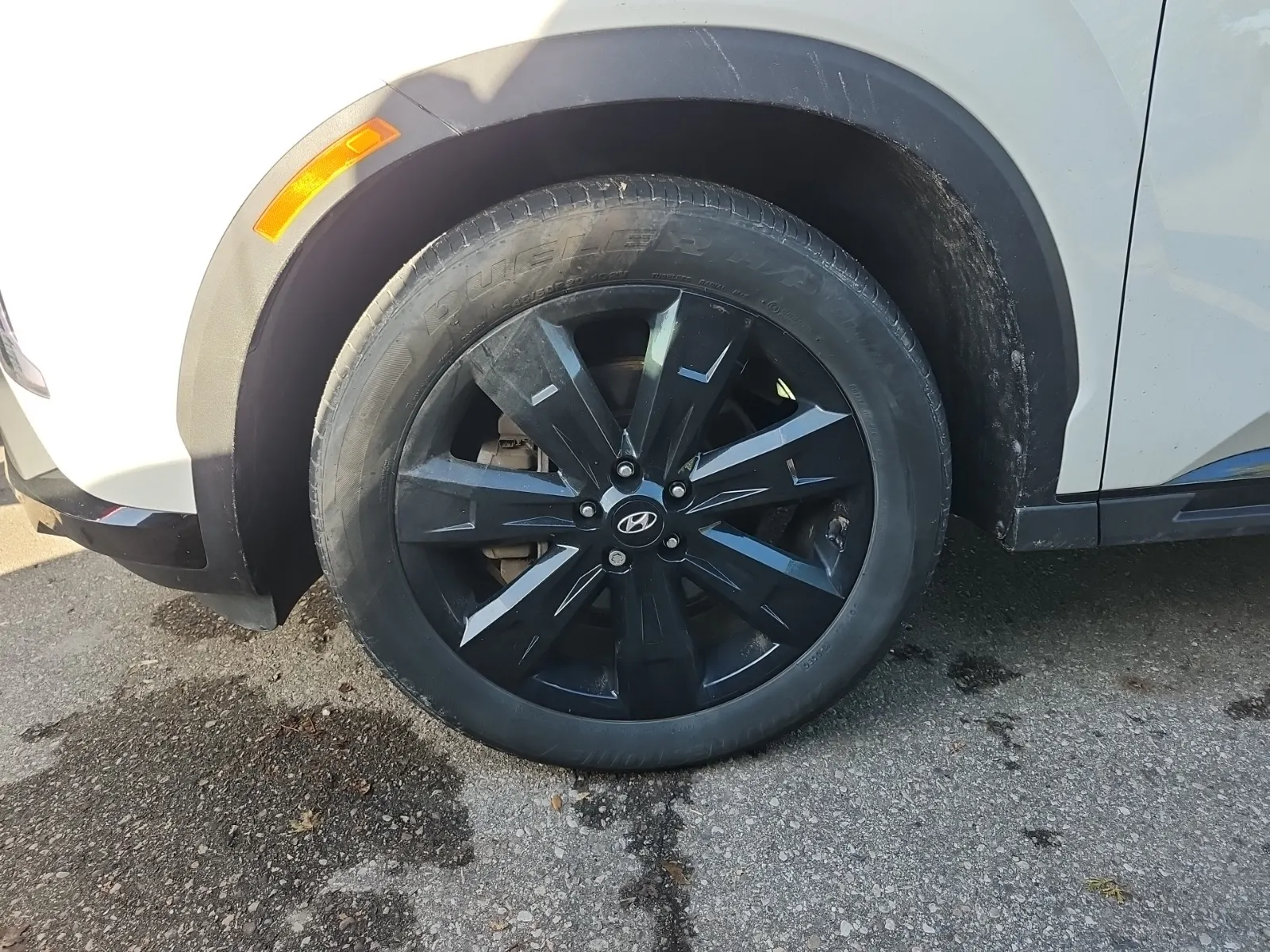 Front driver wheel/tire photo