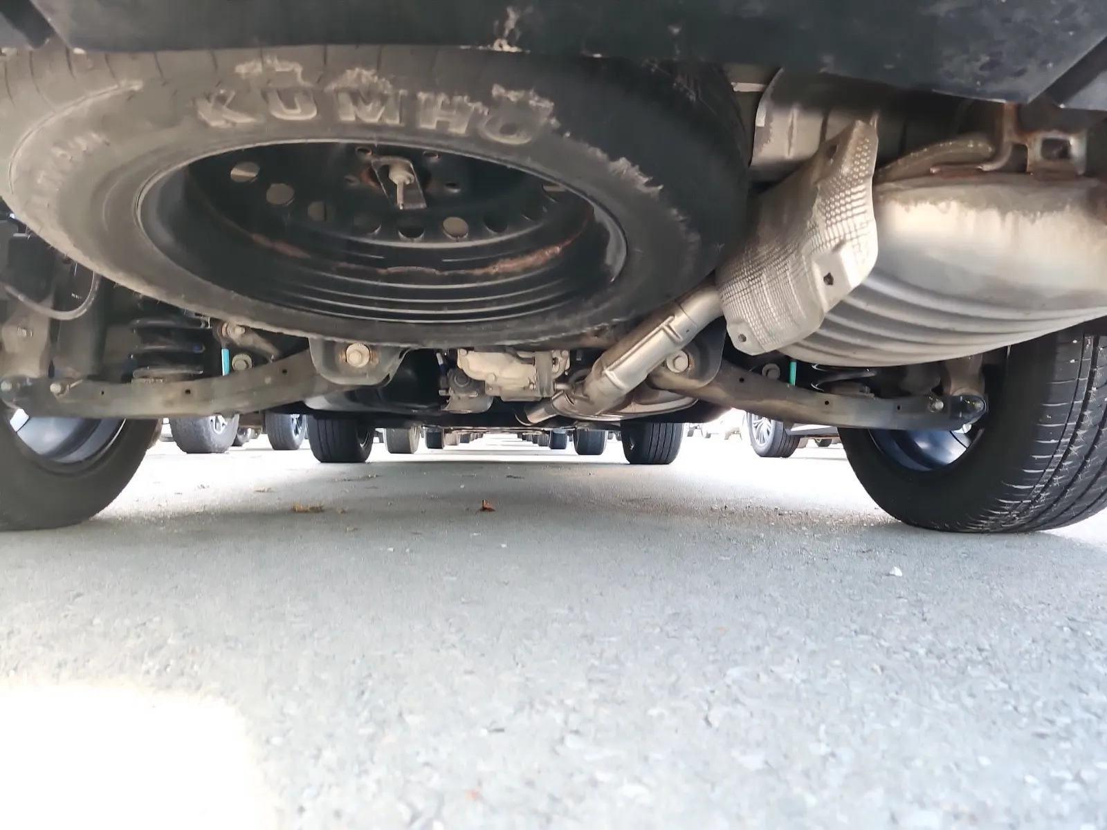 Undercarriage - Rear Photo