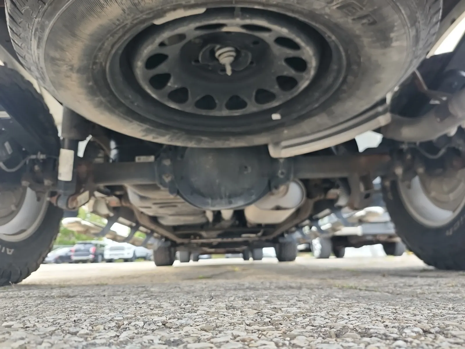 Undercarriage - Rear Photo