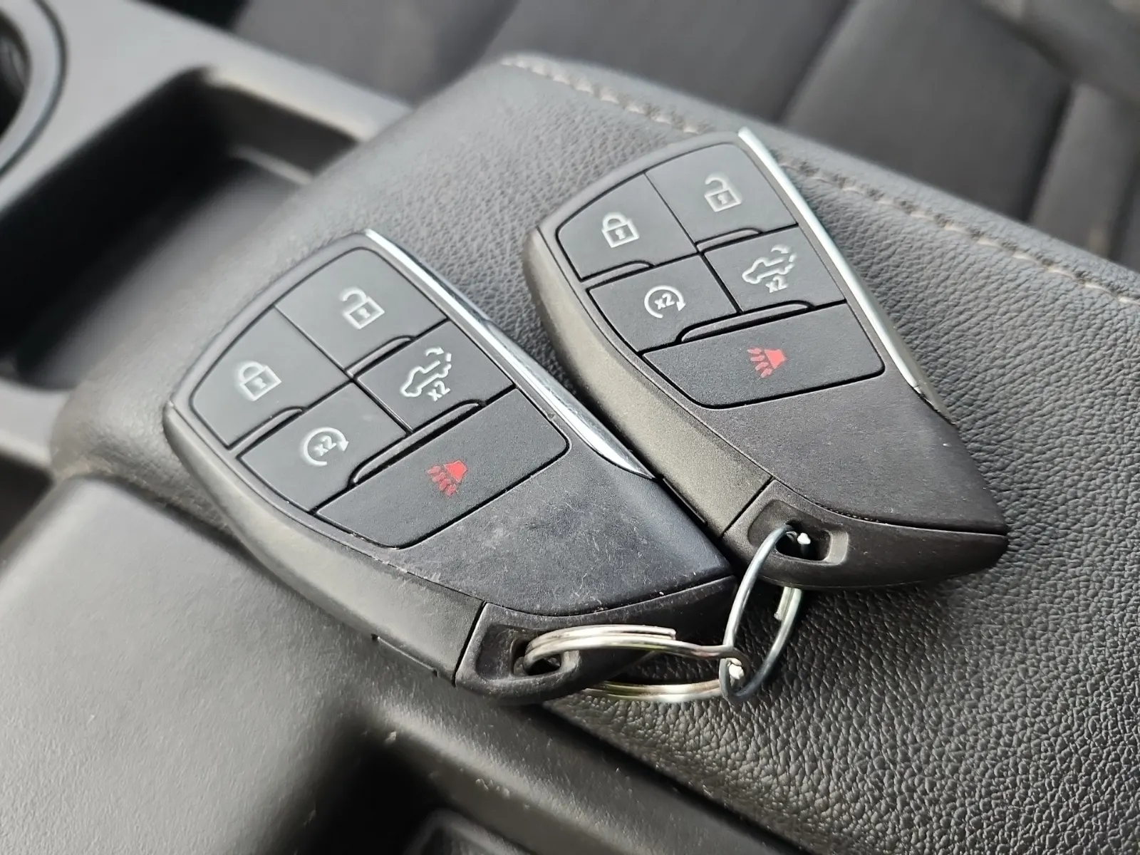Keys/Fobs/Manual Photo