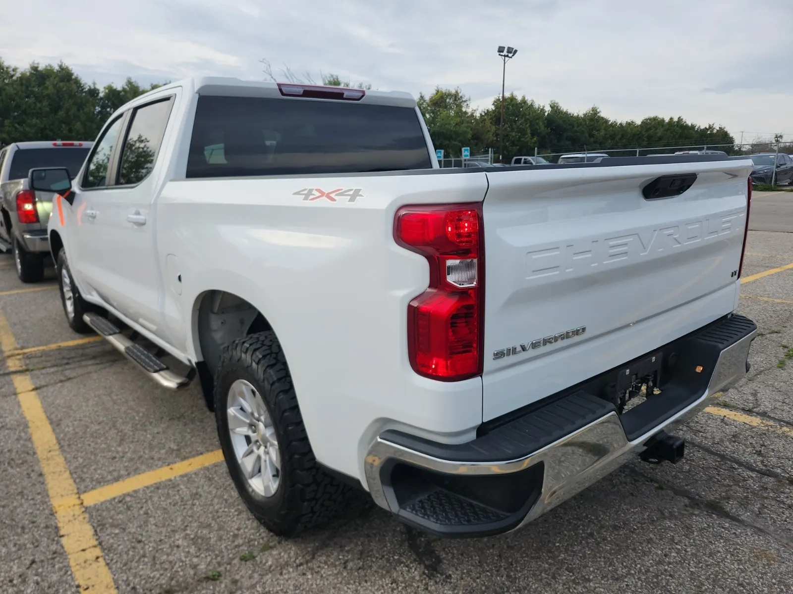 Driver Rear 3/4 Photo