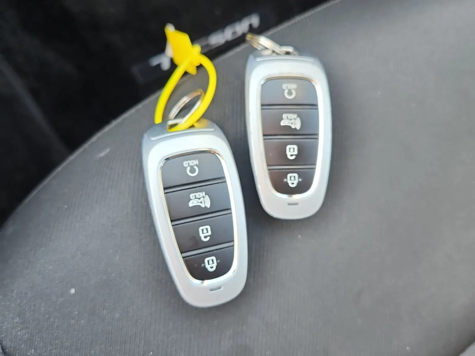Keys/Fobs/Manual Photo