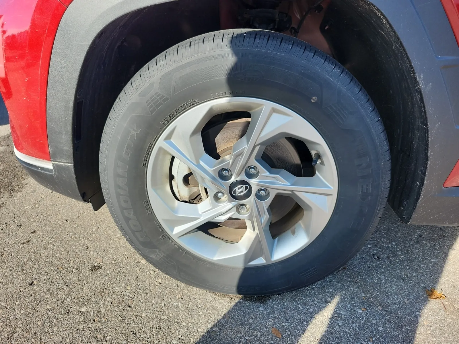 Front driver wheel/tire photo