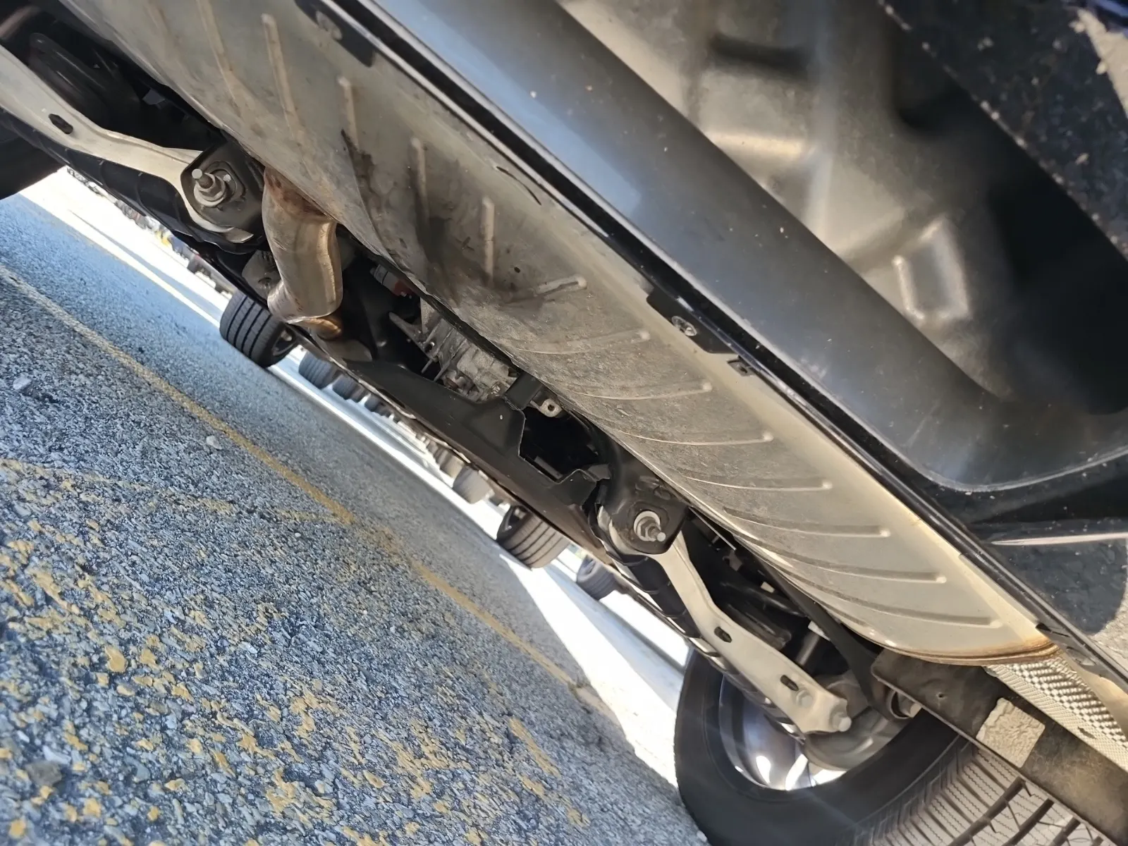 Undercarriage - Rear Photo