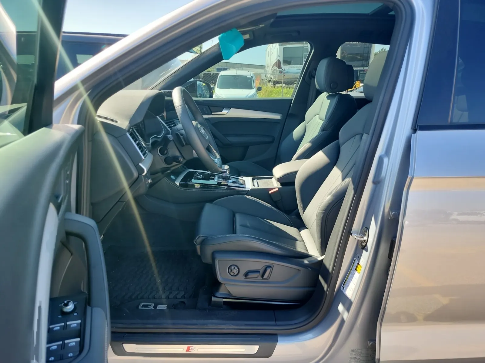 Front Interior Photo