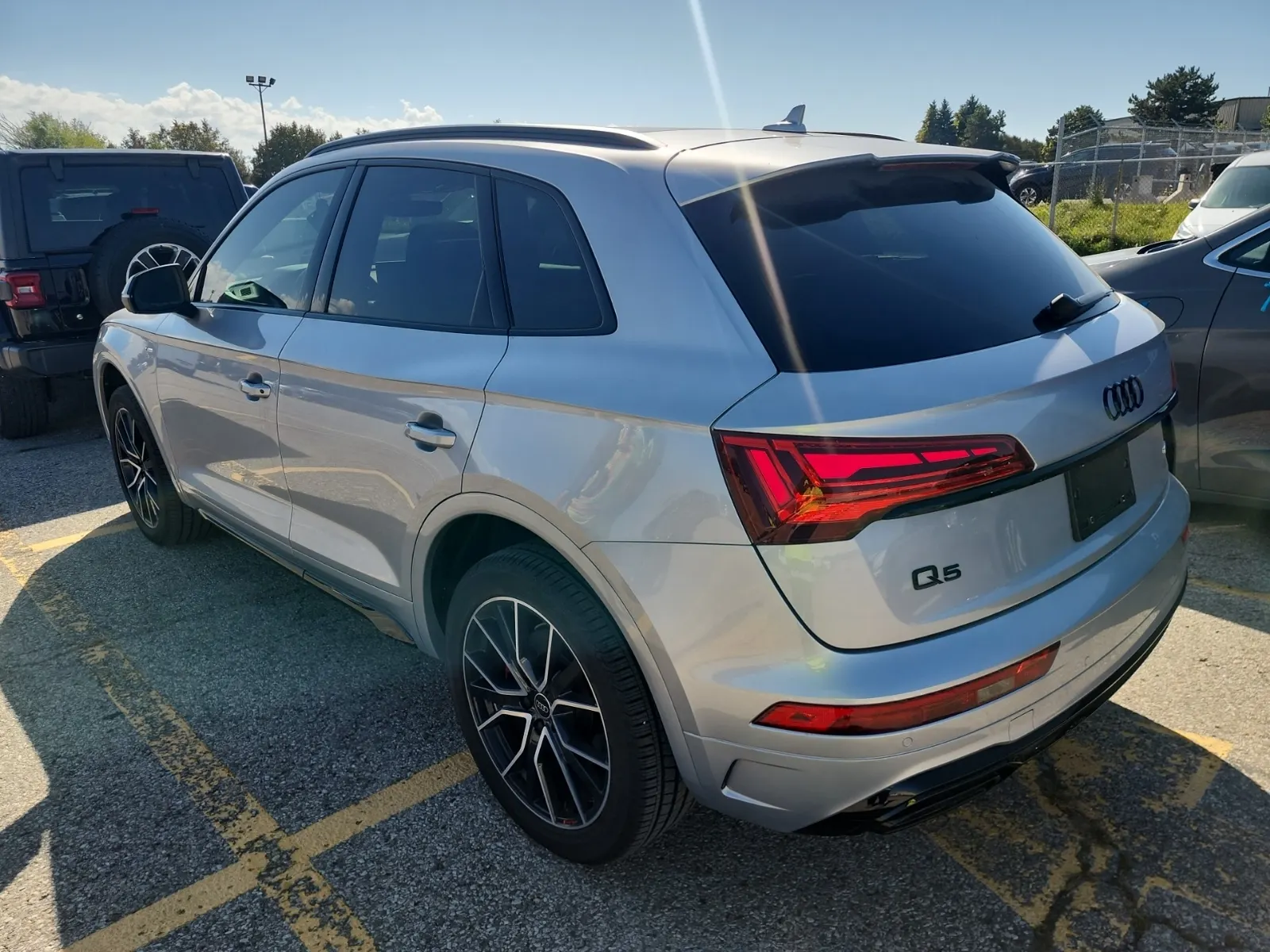 Driver Rear 3/4 Photo