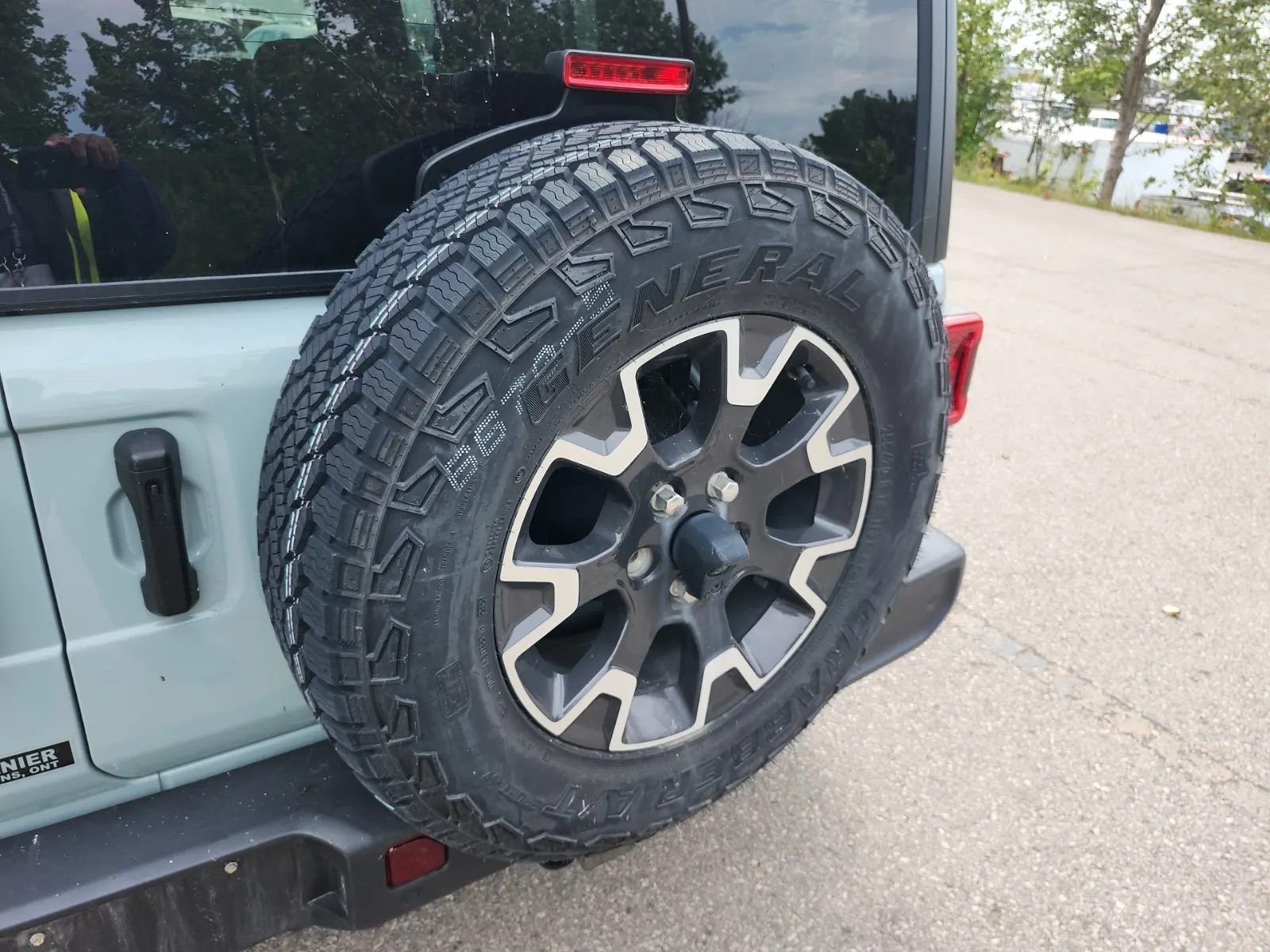 Spare Tire & Wheel Photo