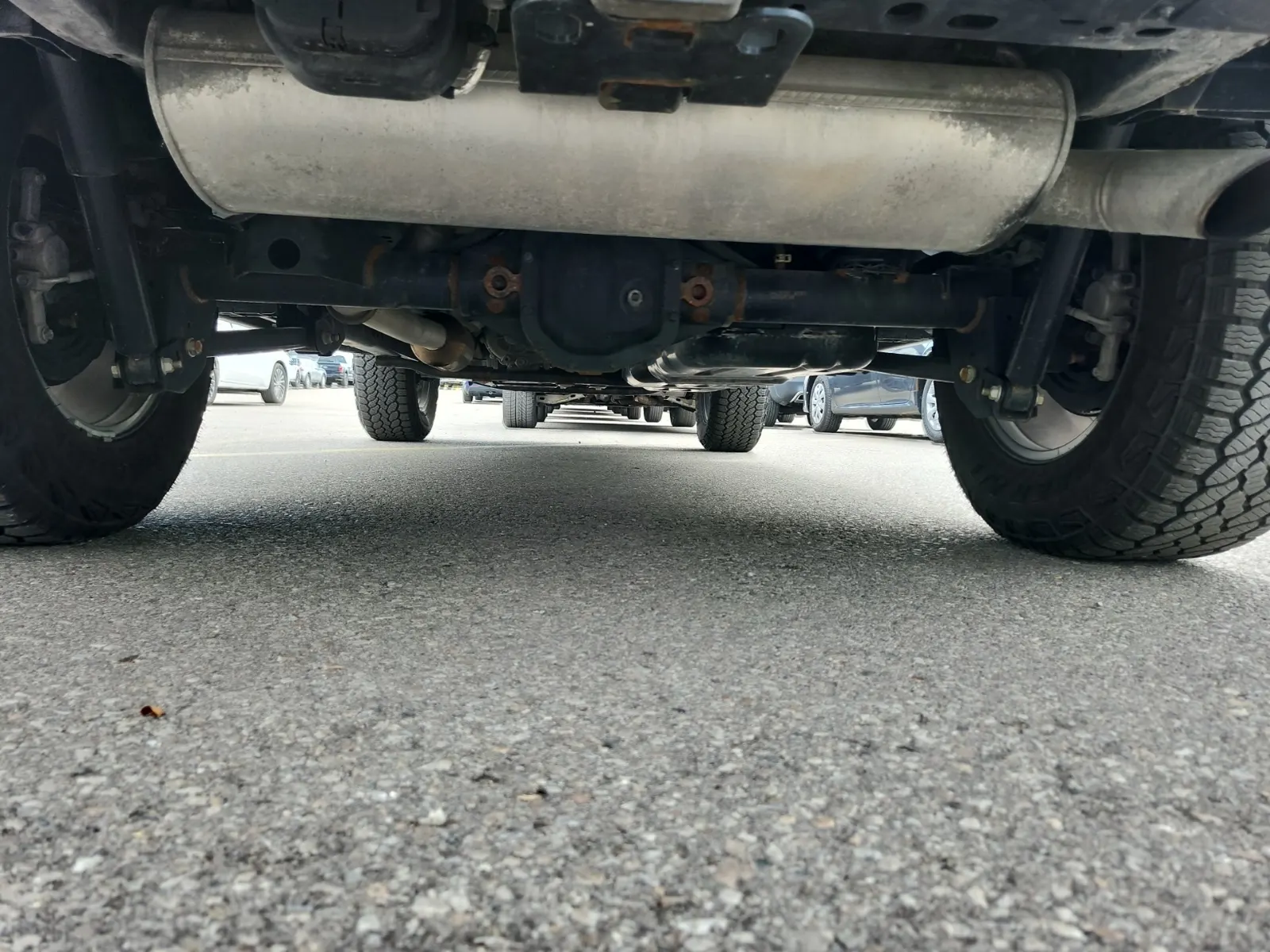 Undercarriage - Rear Photo