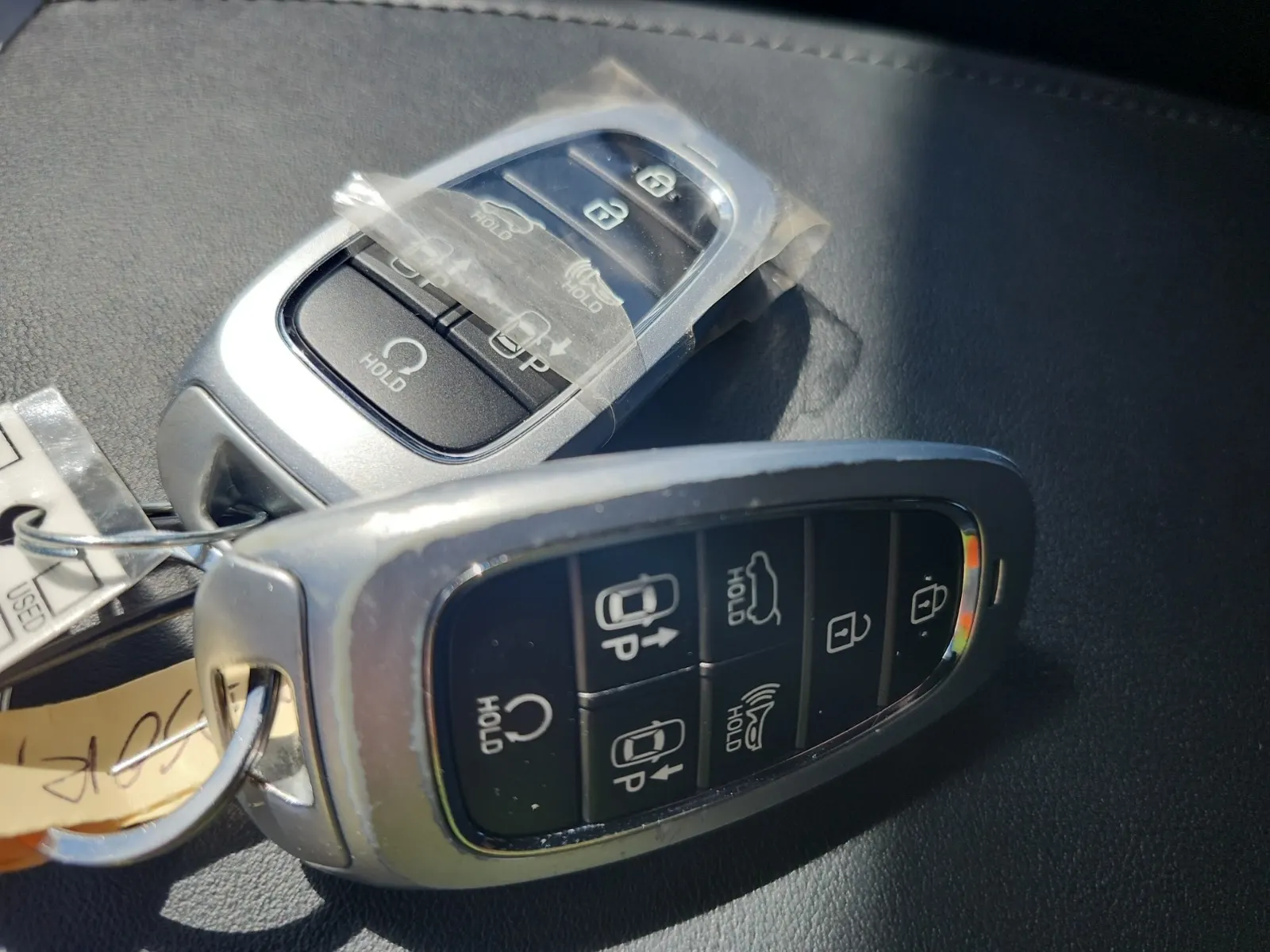 Keys/Fobs/Manual Photo