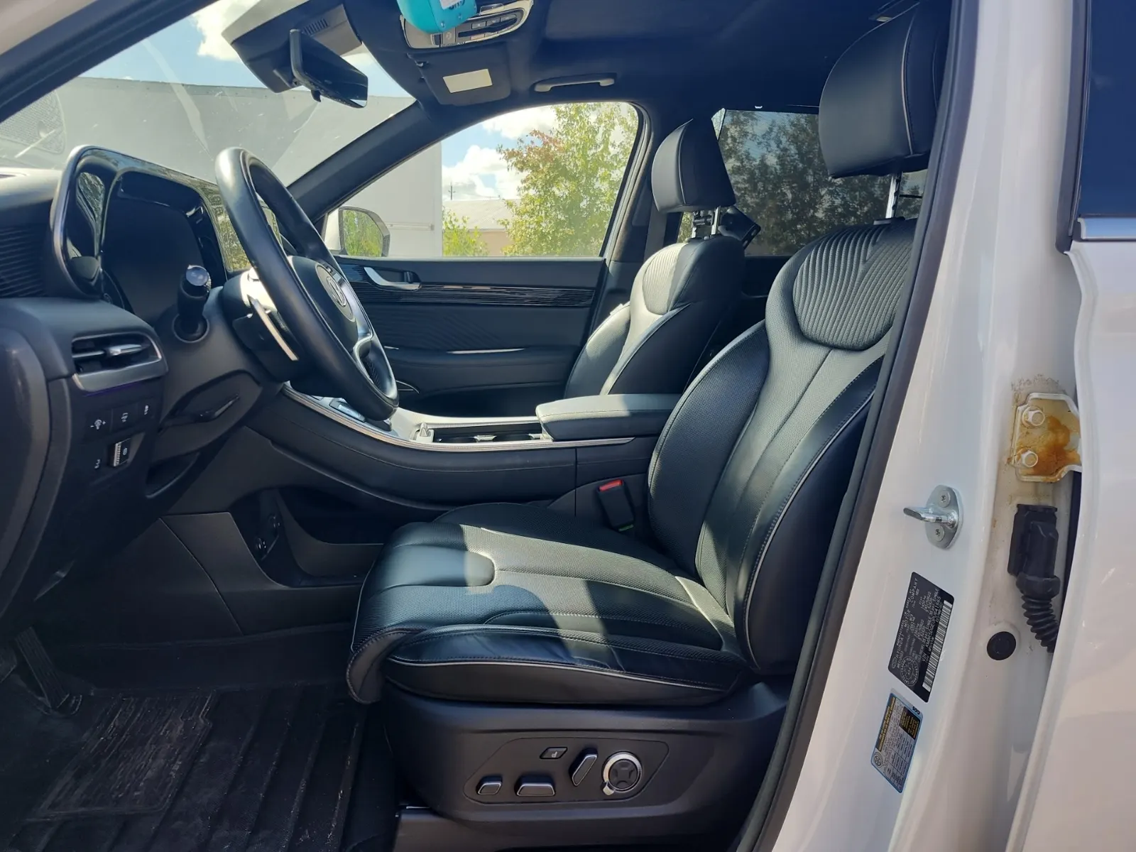 Front Interior Photo