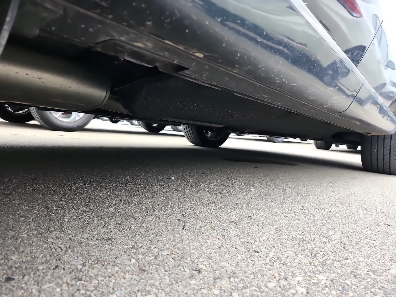 Undercarriage - Passenger Photo