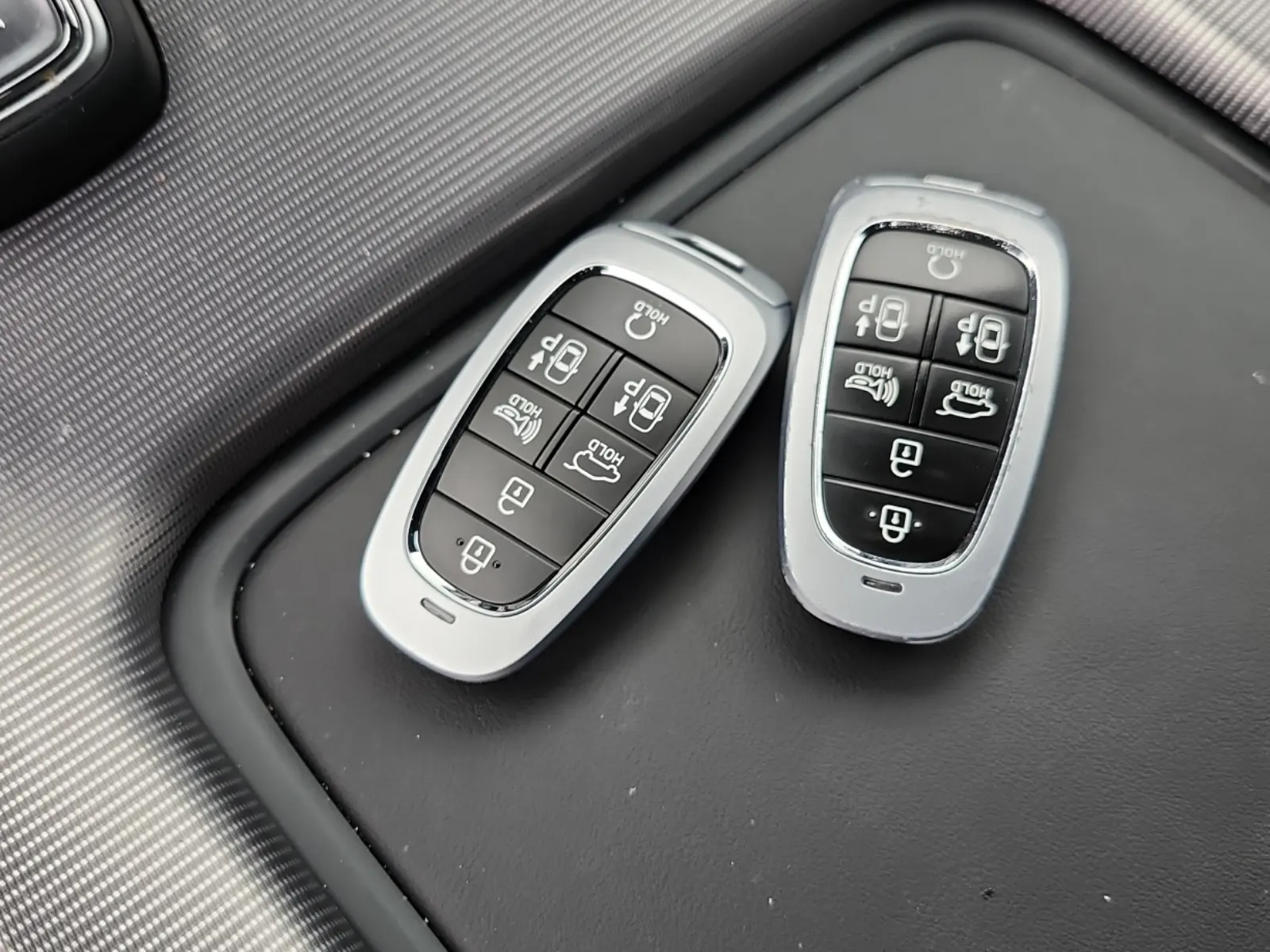 Keys/Fobs/Manual Photo