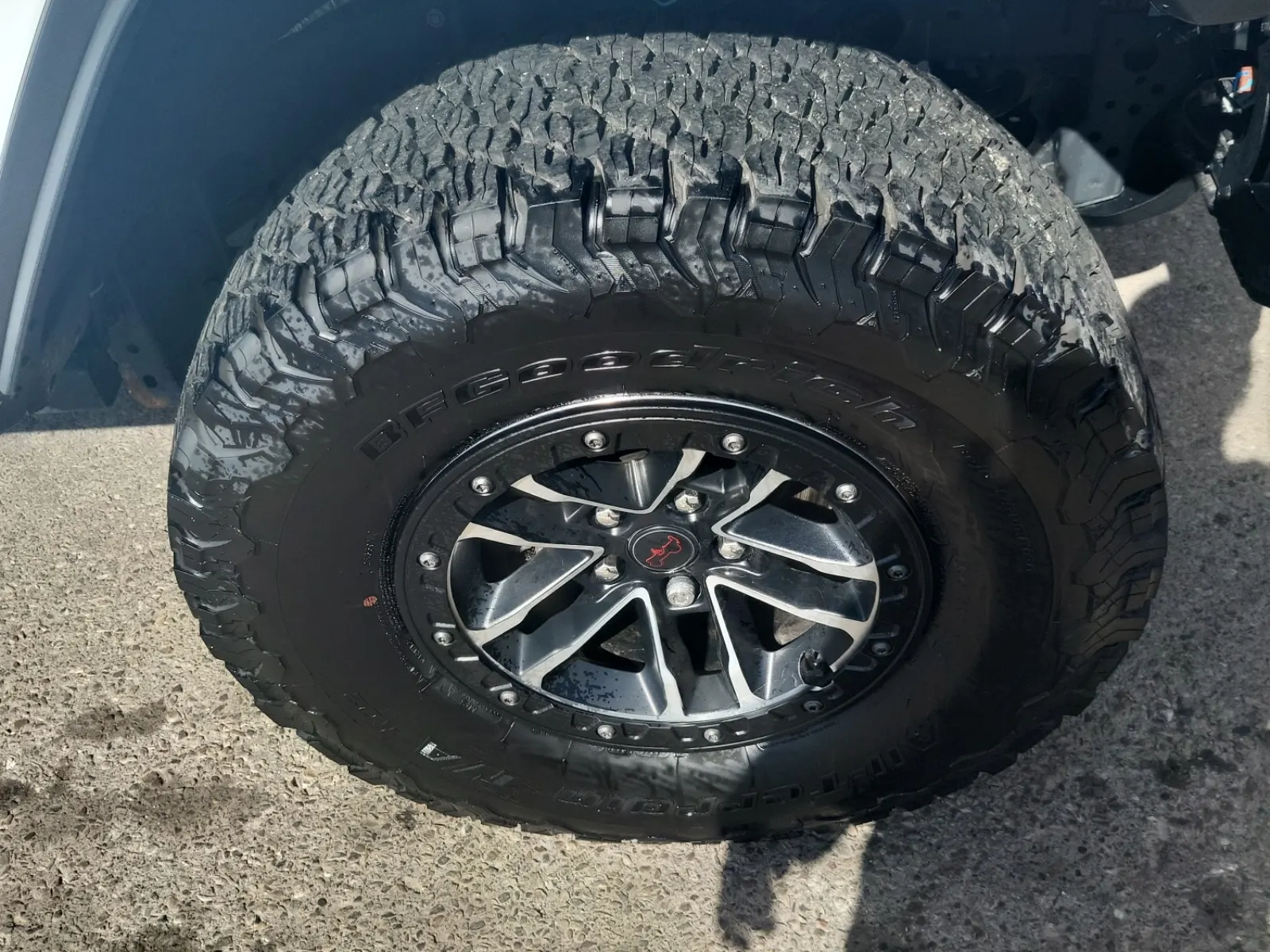 Right Front Wheel/Tire Photo