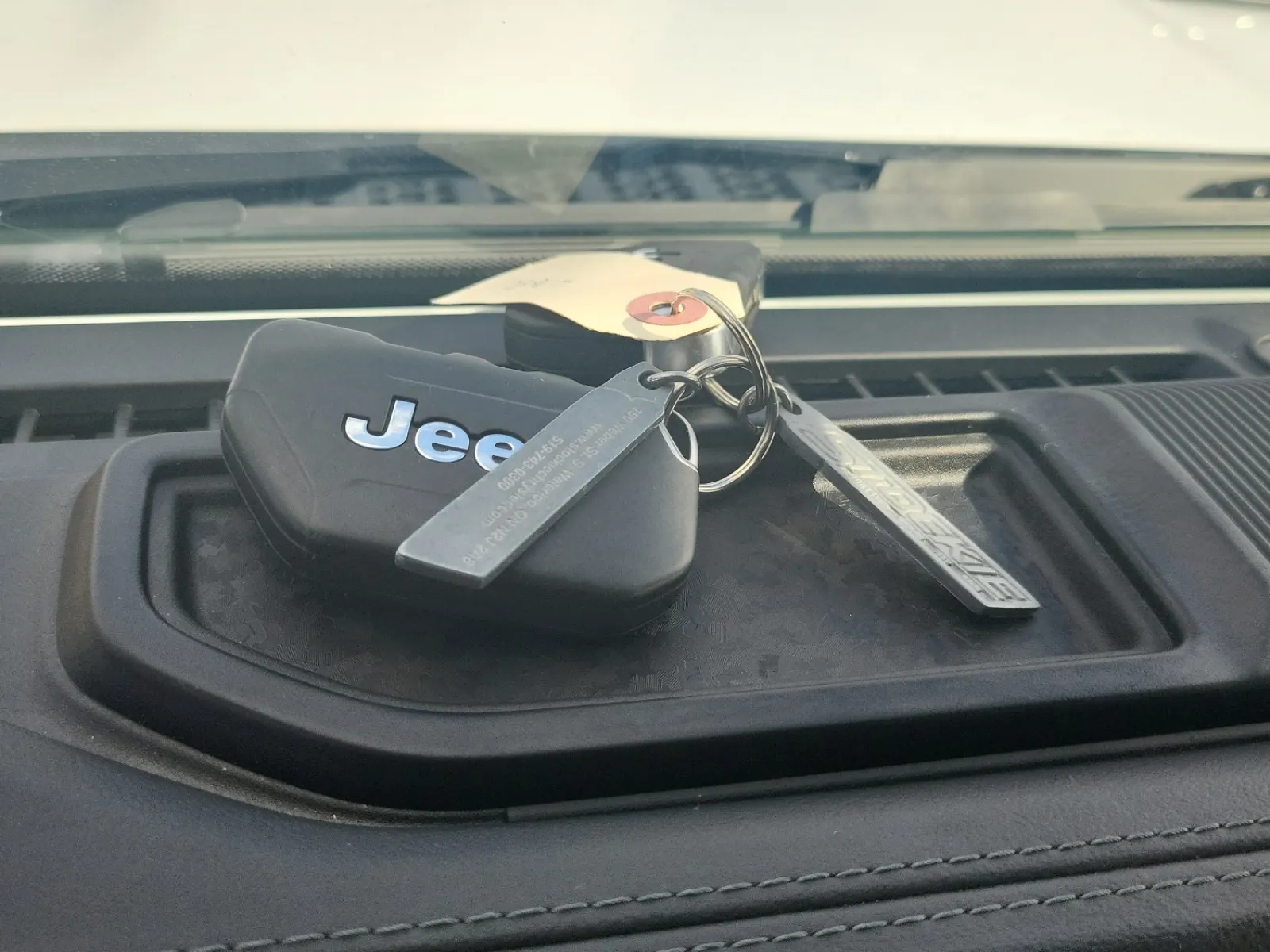 Keys/Fobs/Manual Photo