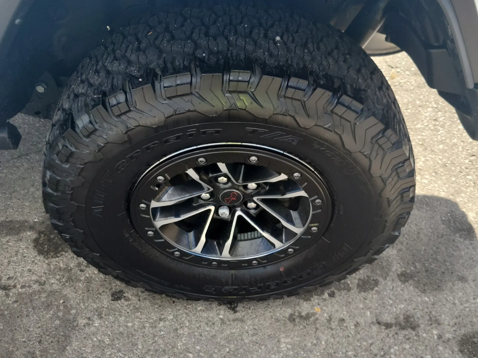 Left Rear Wheel/Tire Photo