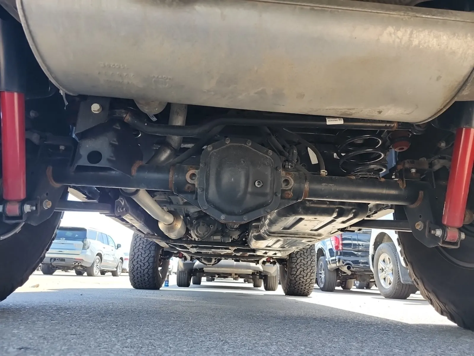 Undercarriage - Rear Photo