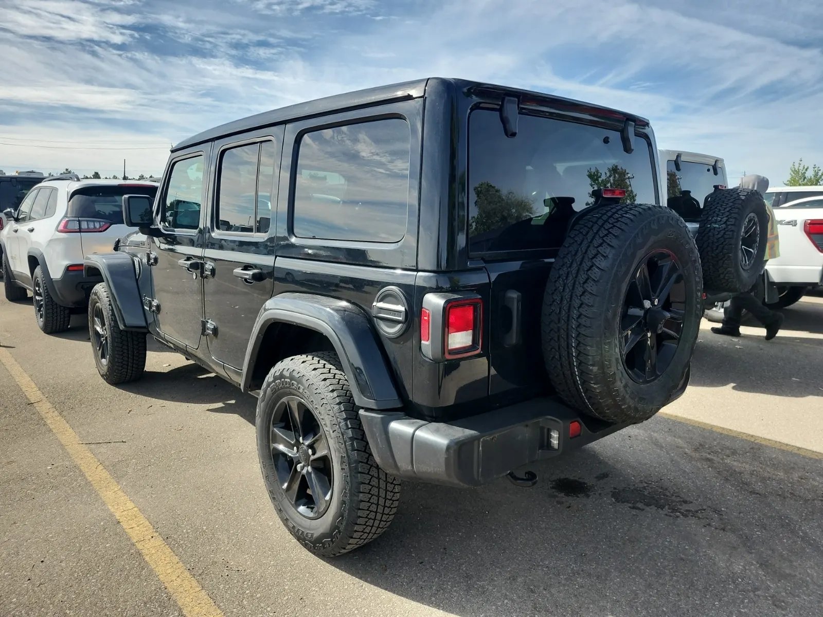 Driver Rear 3/4 Photo