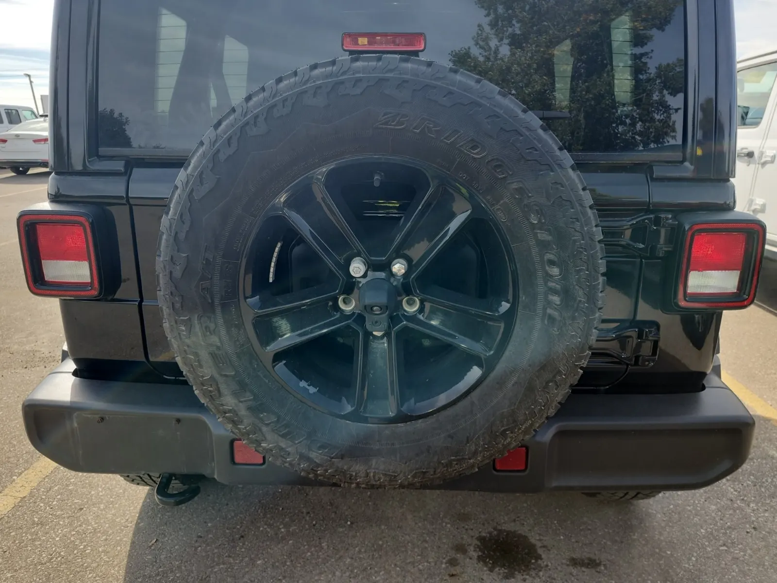 Spare Tire & Wheel Photo