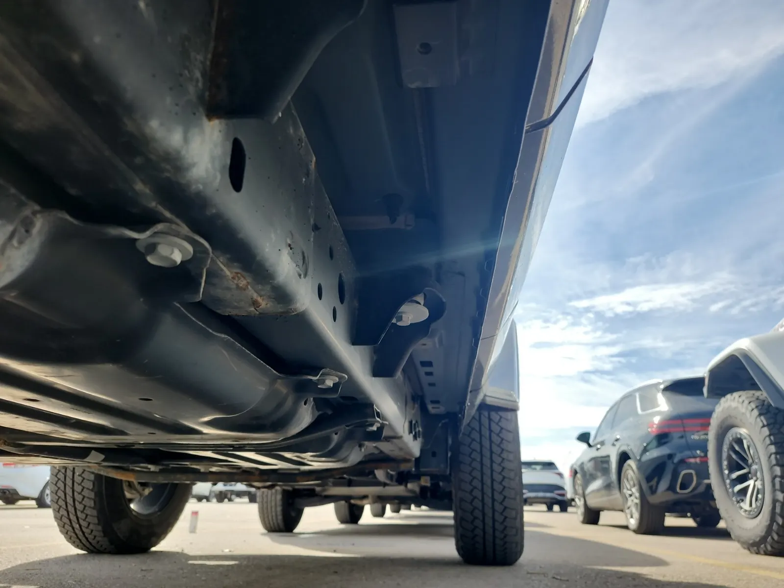Undercarriage - Passenger Photo