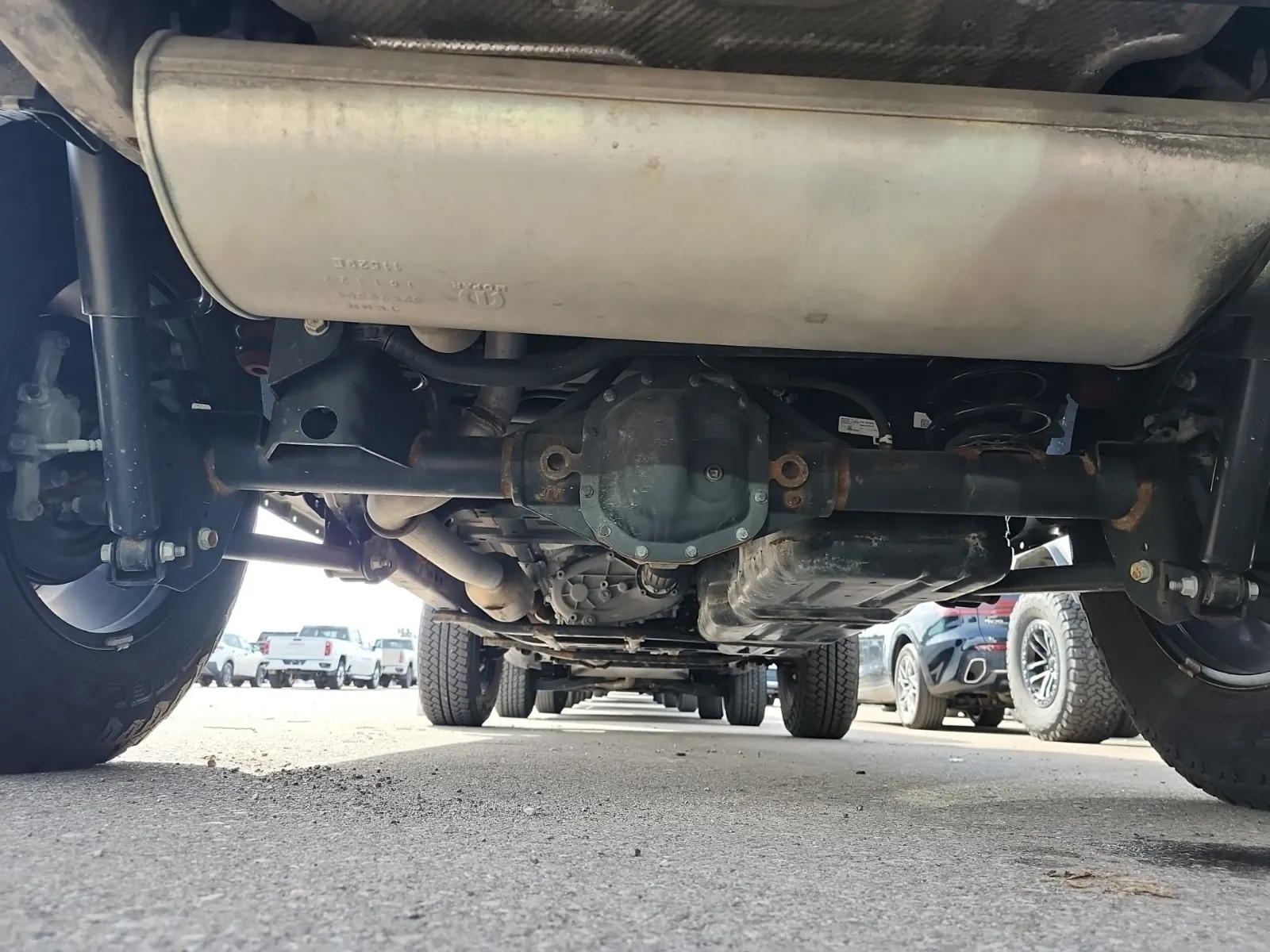 Undercarriage - Rear Photo