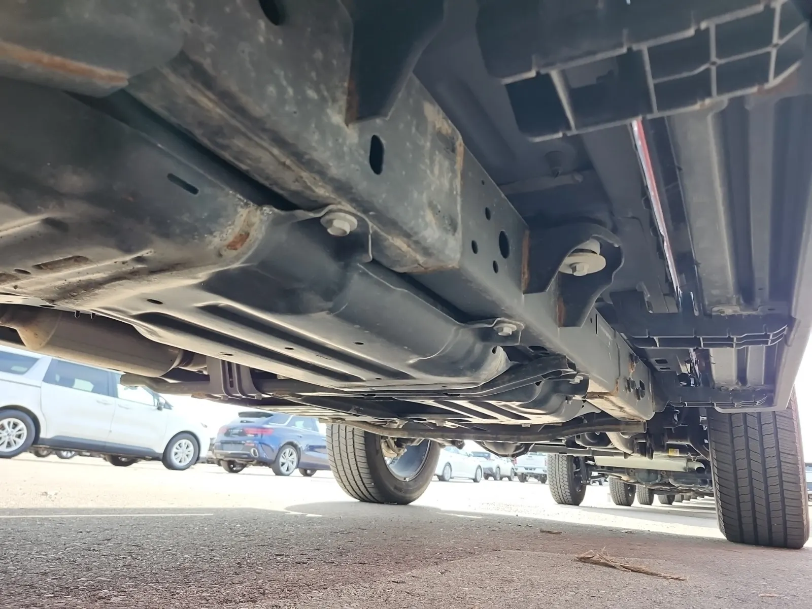 Undercarriage - Passenger Photo