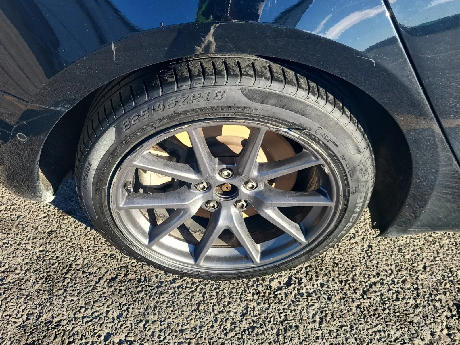 Right Rear Wheel/Tire Photo
