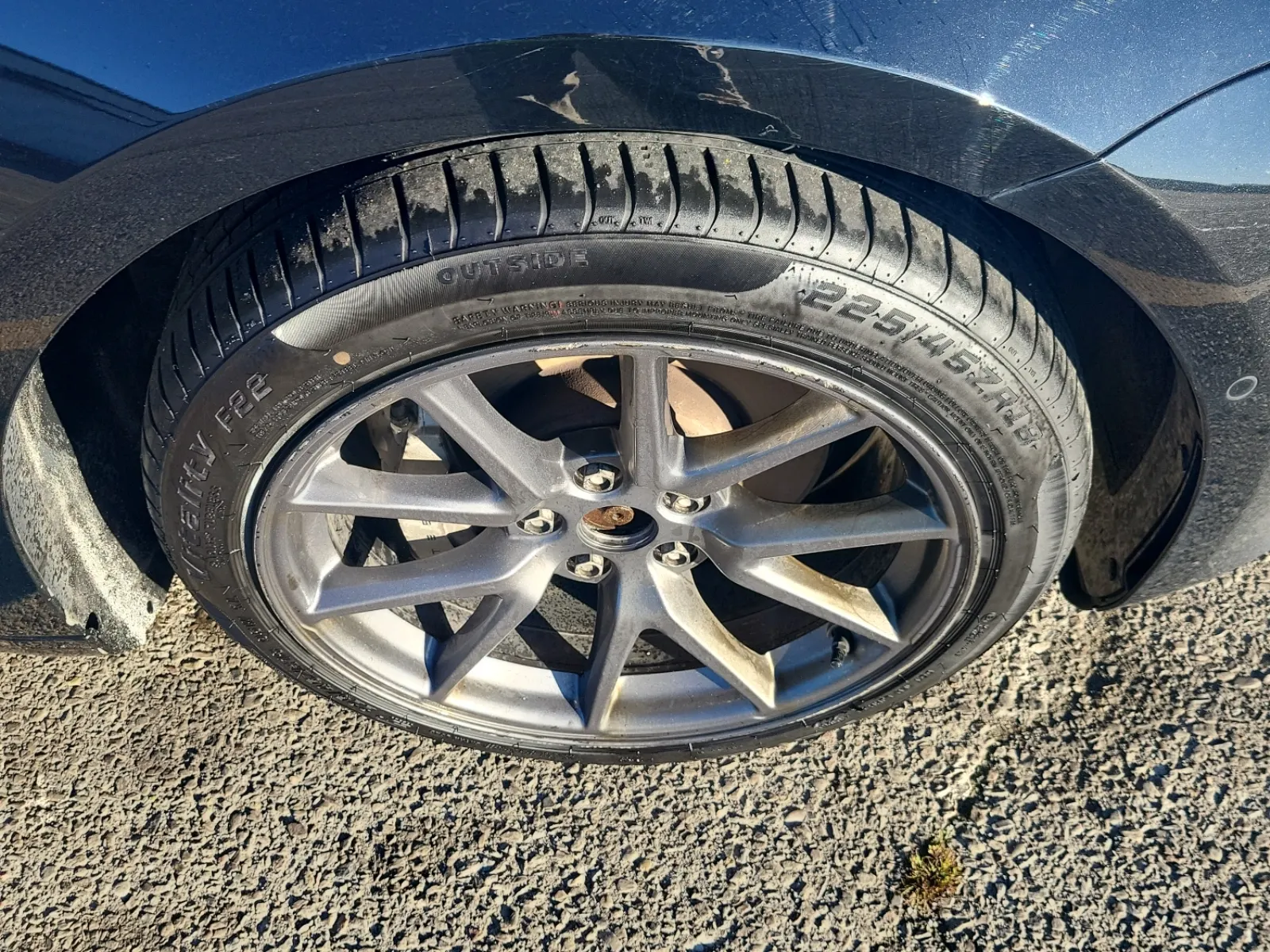 Right Front Wheel/Tire Photo