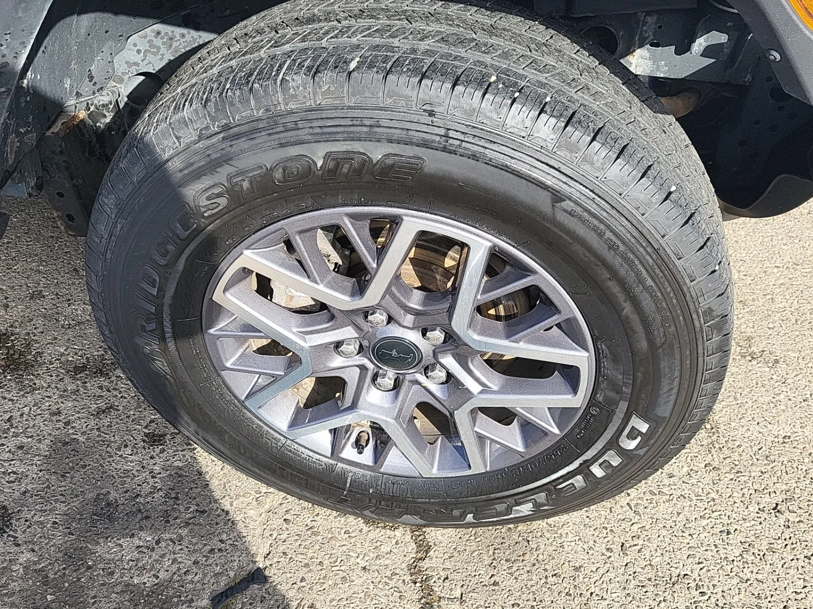 Right Front Wheel/Tire Photo