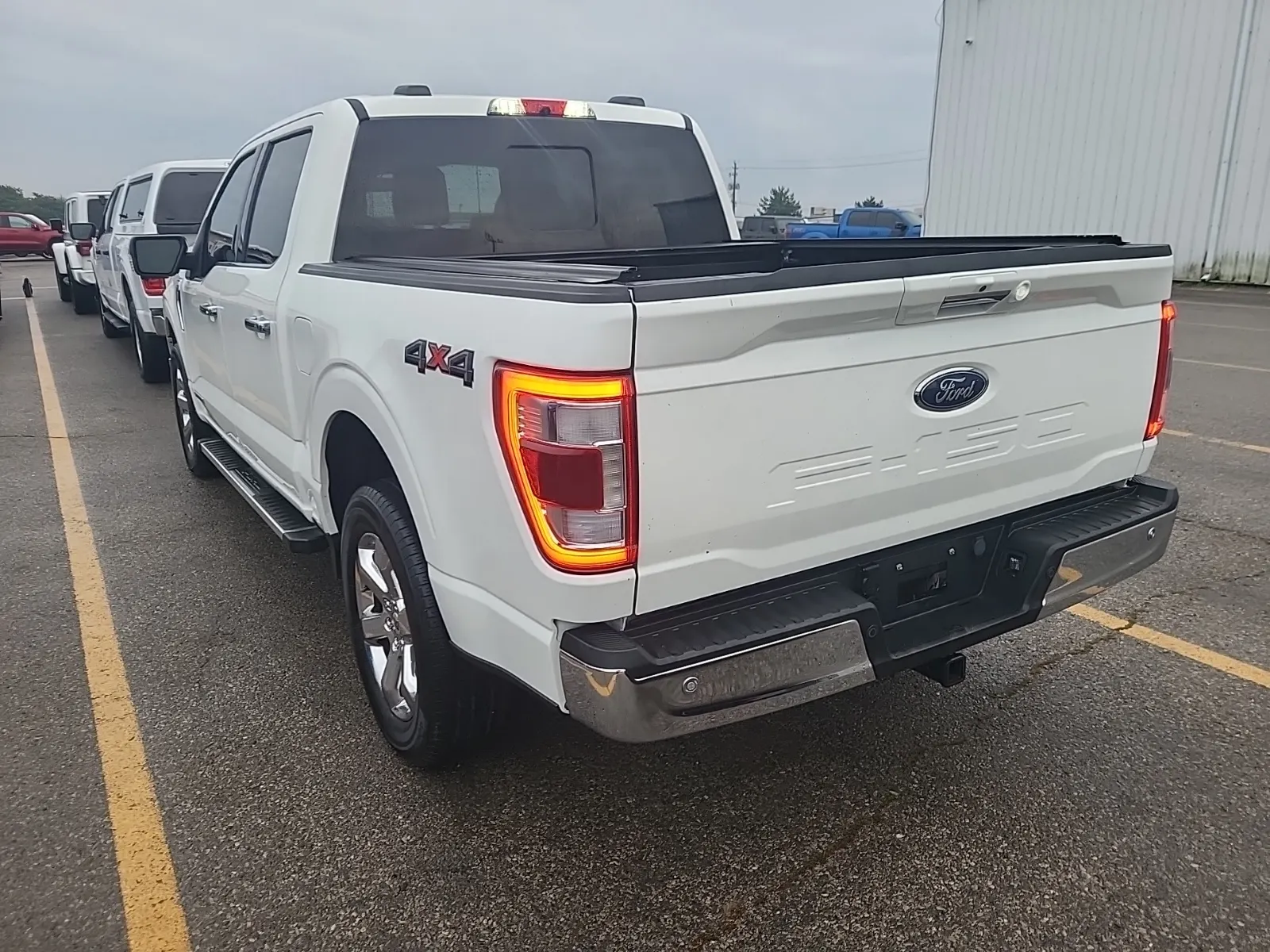Driver Rear 3/4 Photo